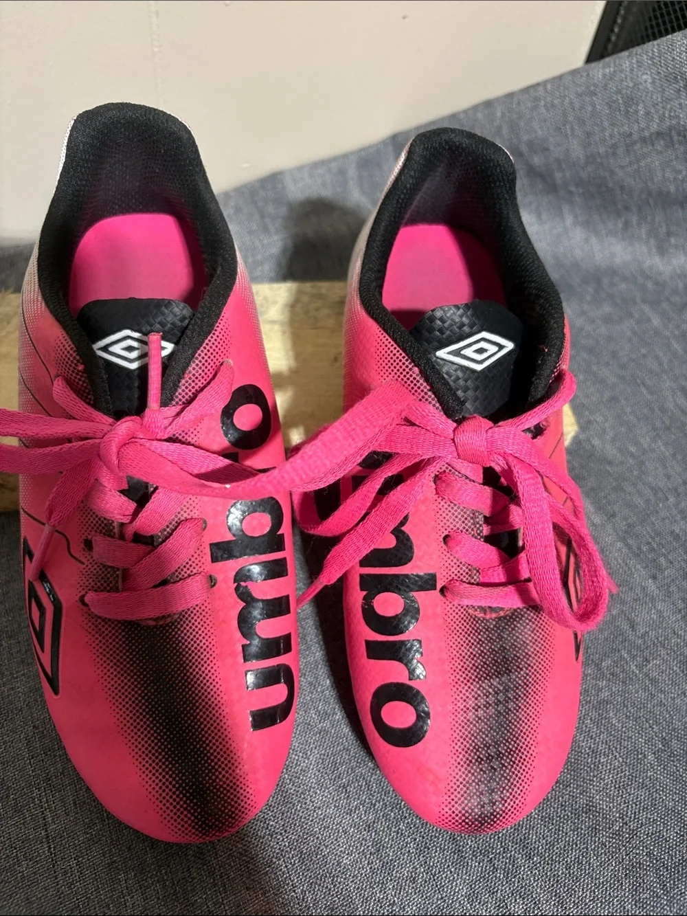 Umbro Soccer Cleats Pink Black Kids Size 1